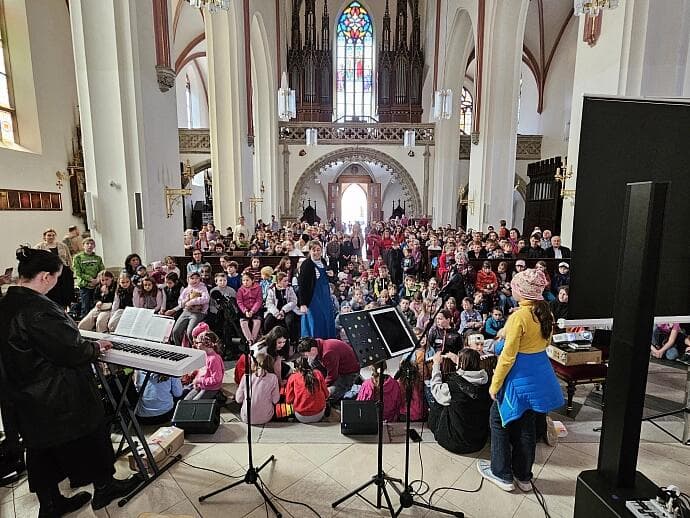 Děti z celé diecéze měly v Hradci svůj den