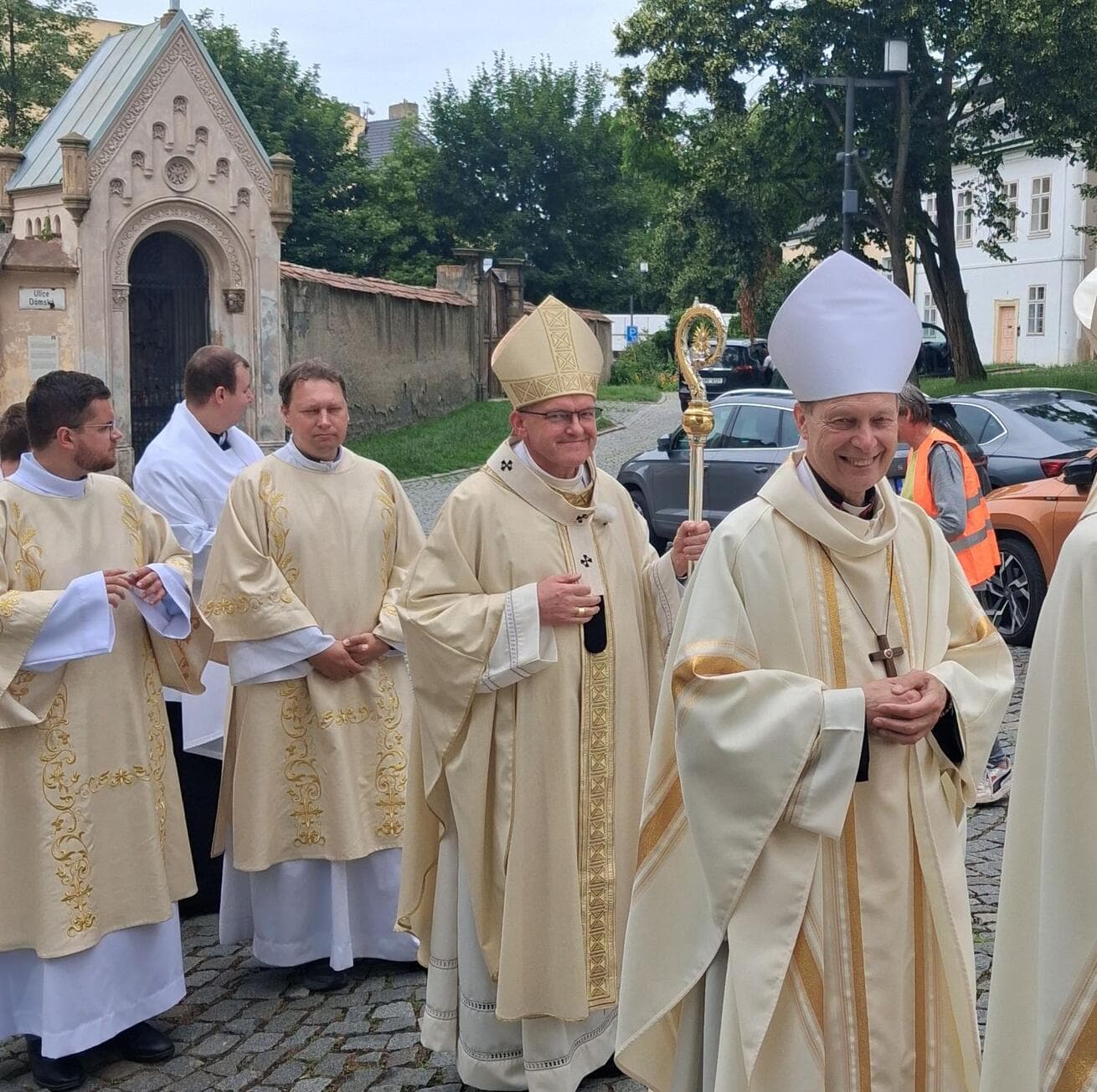 Biskupské oslavy pomohou opravit domov pro seniory
