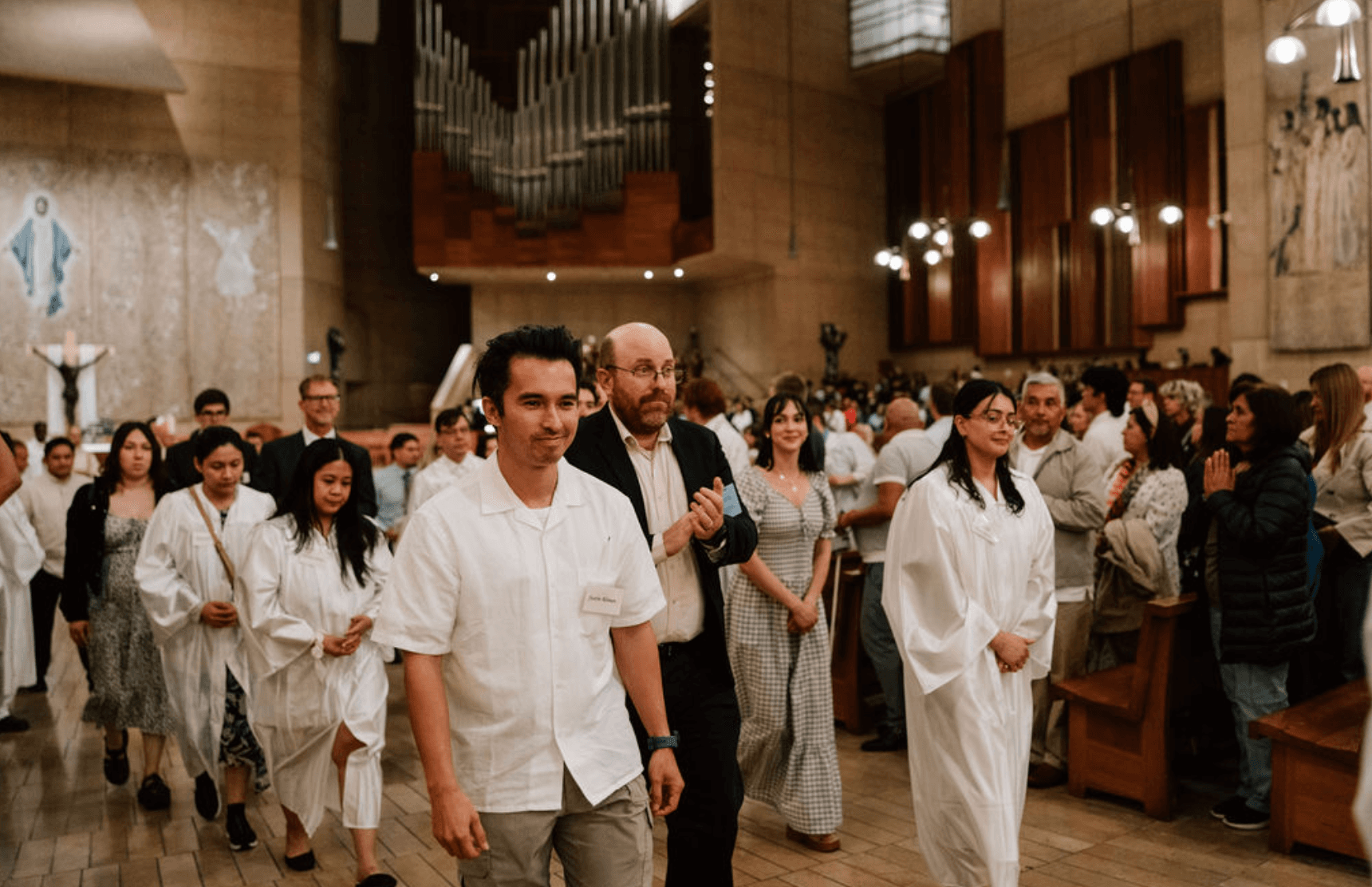 Boom konverzí ke katolicismu v roce 2026: statistiky, kontext a interpretace